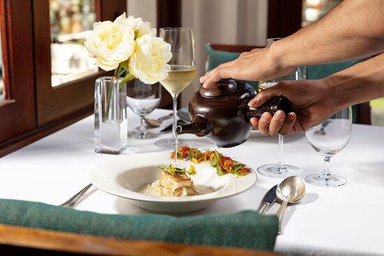 Chi Restaurant & Bar